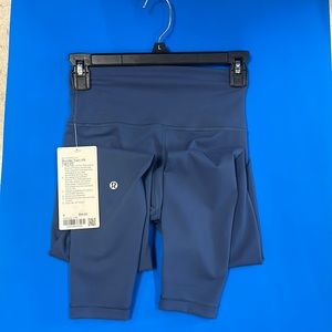 LULU LEMON SIZE 4
